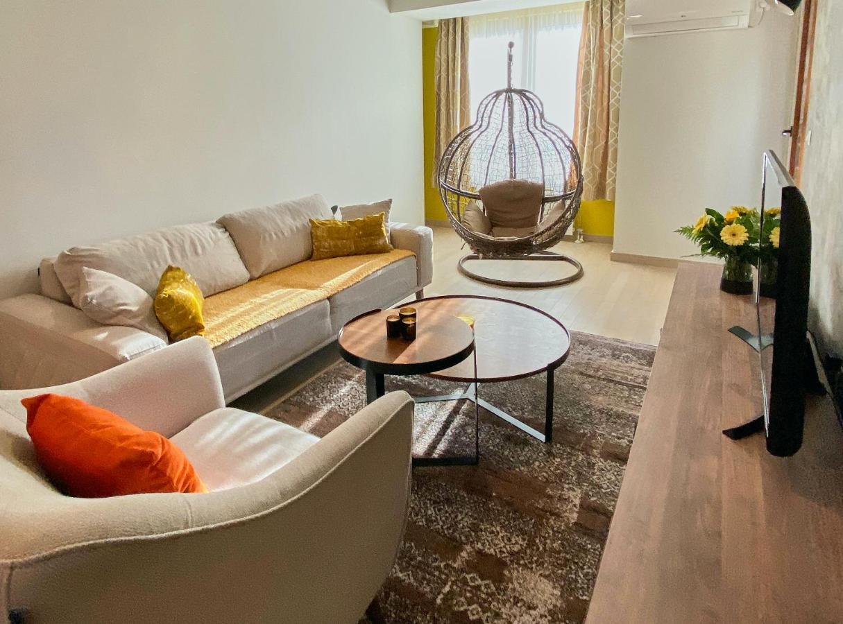Stylish Apartment, Skopje Centre - Private Parking - Panoramic Views Exterior foto
